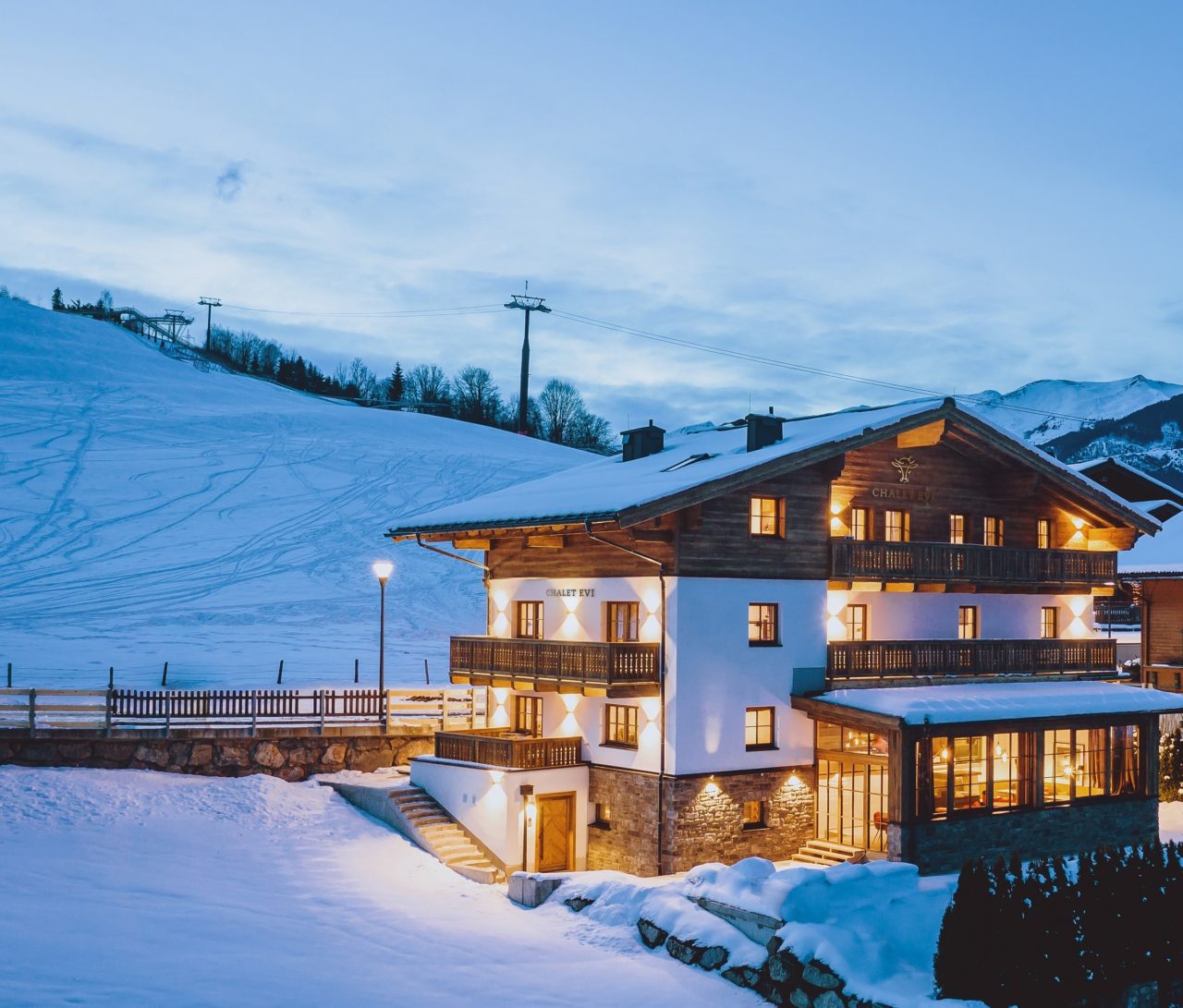 Chalet Evi Ferienhaus Winter für gruppen familien ski ferienhaus direkt an der piste